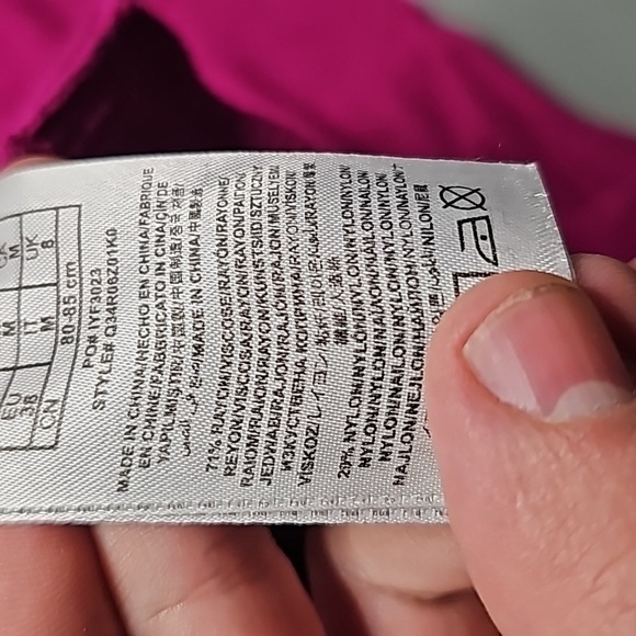 Guess medium pink long sleeve sweater - Picture 6 of 6